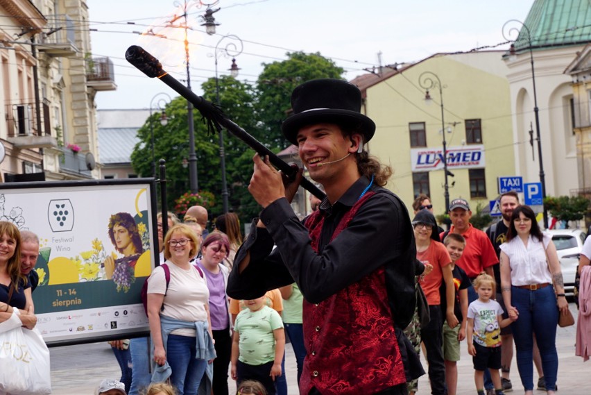 Carnaval Sztukmistrzów. Artyści zdążyli przed burzą. Fotorelacja z drugiego dnia kulturalnego święta w Lublinie