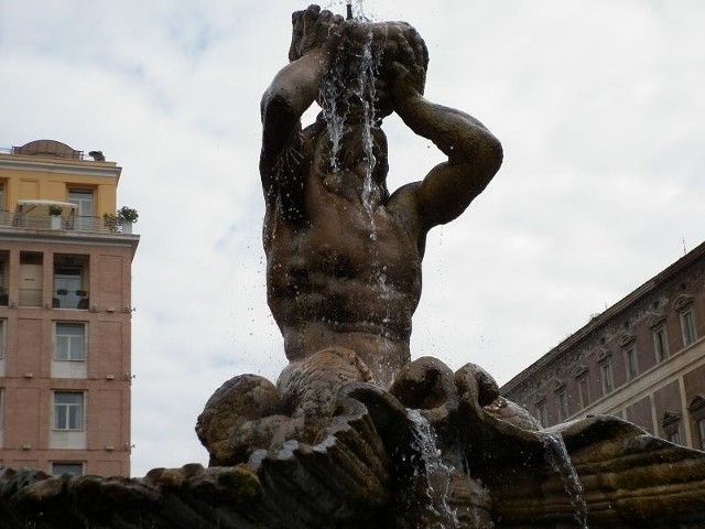 Dla wielu Fontanna Trytona jest najładniejsza spośród całej rzymskiej kolekcji wodotrysków