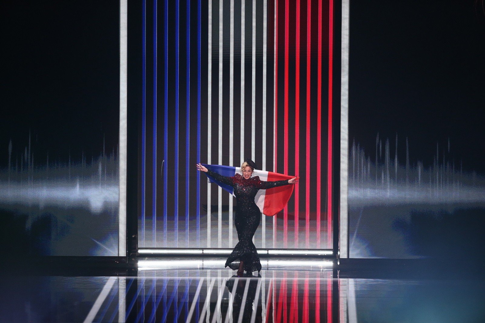 Eurovision 2023. Un artiste français a montré au public son majeur.  Comment se traduit-il ?