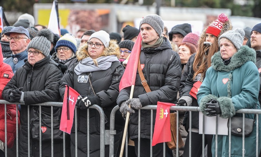 Cały Gdańsk wierzy, że dobro zwycięży! "Nikt nie chciał w tych chwilach być sam. Dlatego tak wszyscy lgnęli do siebie"