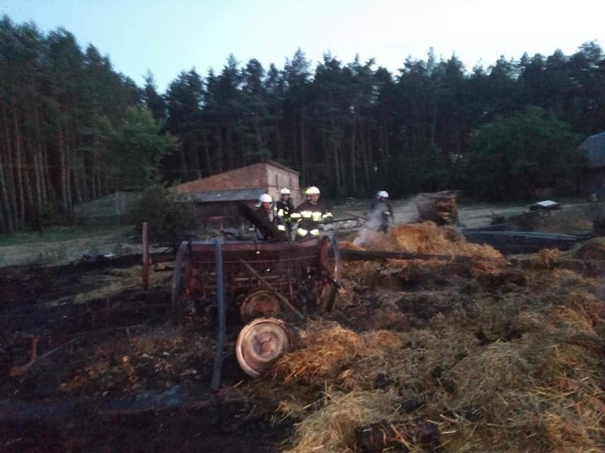 Pożar pod Skokami: Strażacy przybyli na miejsce, ale budynek...