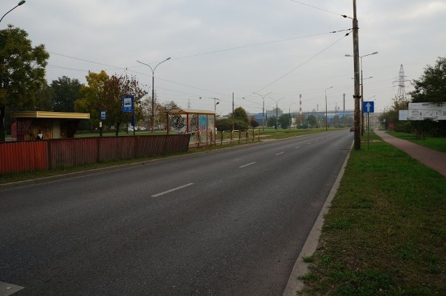 Napastnik zaatakował mężczyzn na przystankach przy ulicy Sobieskiego, blisko granicy z Będzinem