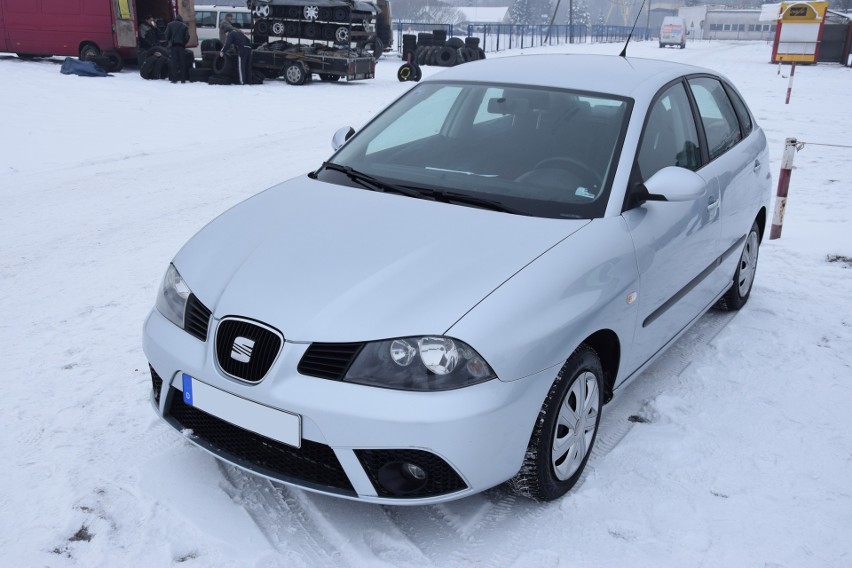 1. SEAT Ibiza. Silnik 1,4 benzyna, rok produkcji 2008, cena...