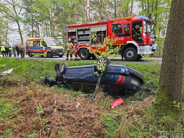 Dachowanie toyoty na trasie Opole - Kluczbork.