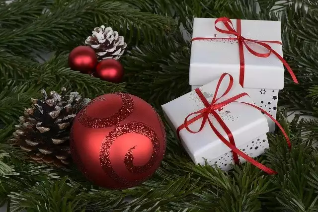 Najlepsze życzenia świąteczne są piękne wtedy, kiedy są tradycyjne i składane od serca. Dlatego oryginalne życzenia na Boże Narodzenieskładamy osobiście bliskim zarówno przed świętami, jak i w trakcieŻyczenia na Boże Narodzenie: Zobacz najpiękniejsze życzenia i wybierz kartkę dla siebie. Przesuwaj w PRAWO lub klikinj NASTĘPNE>>>