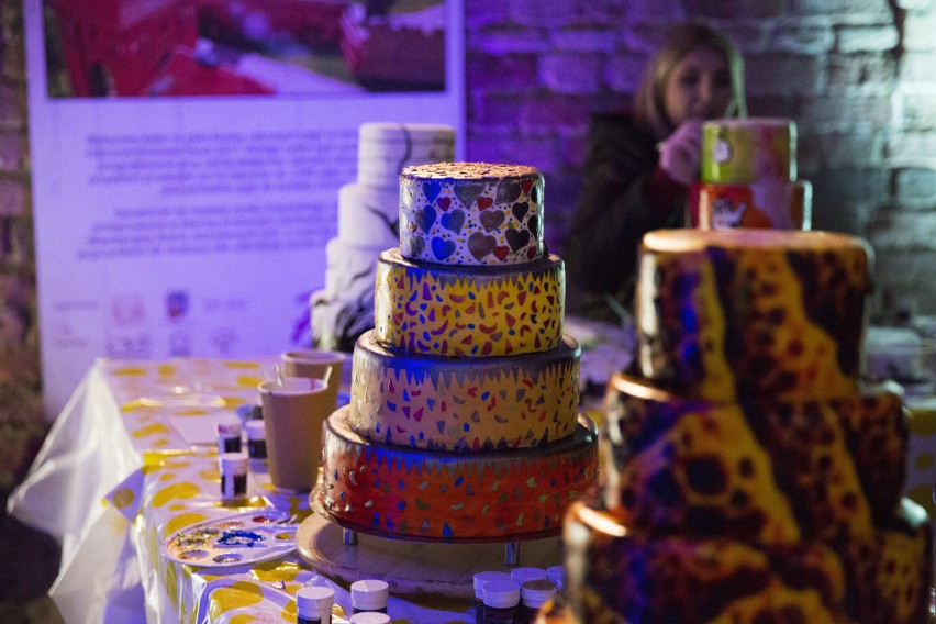 W ubiegłym roku toruńscy artyści dekorowali torty podczas...