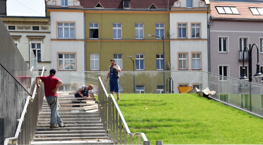 Do czasu oficjalnego otwarcia Solarisa w dniu 21 czerwca...