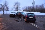 Zderzenie trzech samochodów w Potoku w powiecie krośnieńskim. Dwie osoby trafiły do szpitala [ZDJĘCIA]