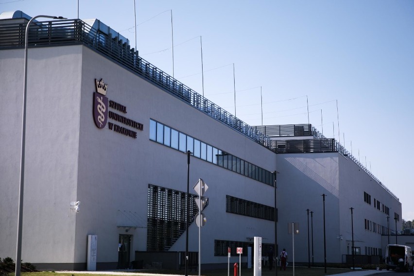 Kraków. Zakończył się pierwszy etap przeprowadzki Szpitala Uniwersyteckiego do nowej siedziby w Prokocimiu [ZDJĘCIA]