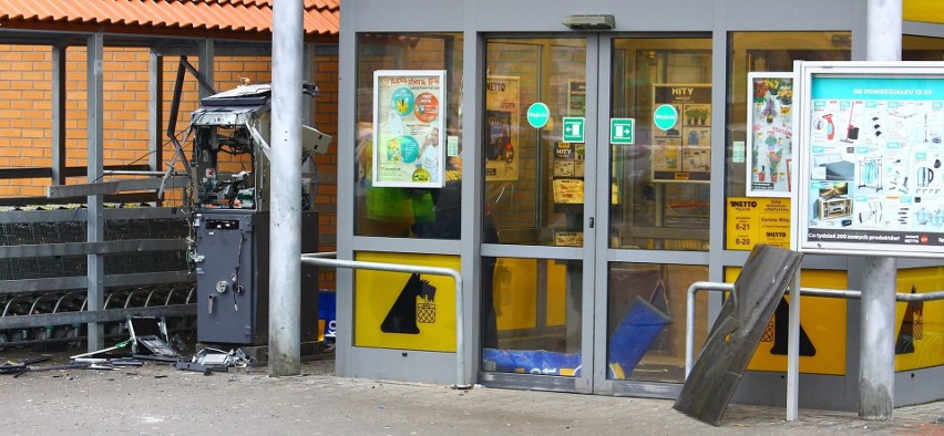 Dwóch sprawców wysadziło bankomat przy ul. Szarych Szeregów...