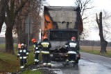 Pożar ciężarówki pod Łowiczem. MAN spłonął na drodze krajowej nr 70 [ZDJĘCIA]