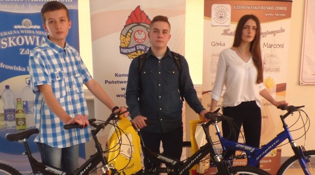 Triumfatorzy - Kamil Skotnicki, Tomasz Dudek i Patrycja Skotnicka odjechali do domów... na rowerach.