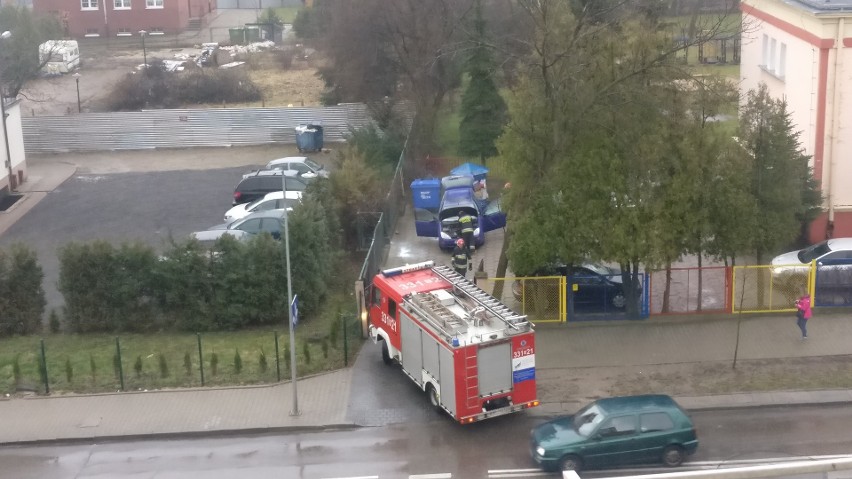 Zgłoszenie o pożarze samochodu przy ulicy Zbrowskiego...