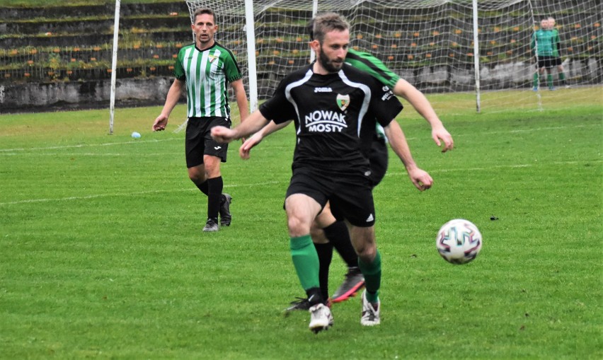 KO Oświęcim; Górnik Brzeszcze - LKS Żarki 2:0.