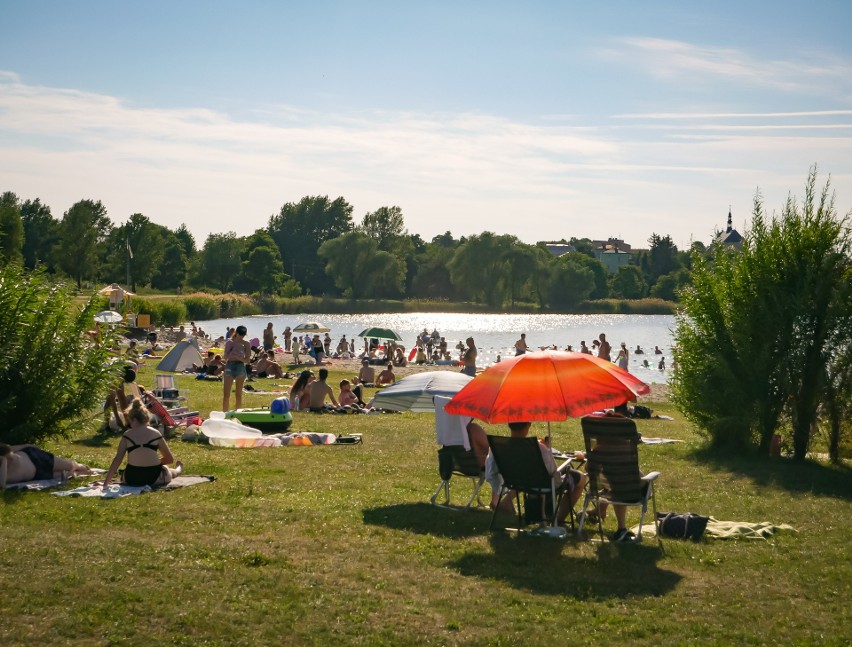 Wakacje pełną parą! Nad Zekiem w Radymnie nie brakuje plażowiczów [ZDJĘCIA]