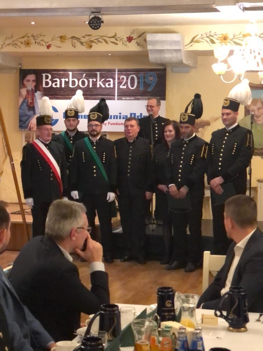 Biali górnicy z opolskiej cementowni Odra świętowali. Barbórka 2019 w gościńcu w Chrząszczycach