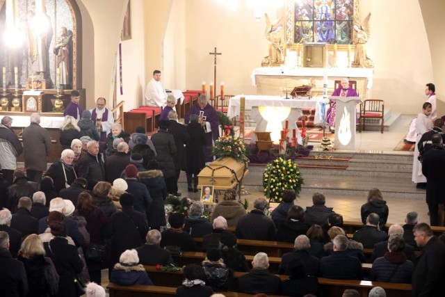 Pogrzeb cenionej lekarki odbył się w sobotę 3 grudnia o godz. 11 na cmentarzu parafii św. Macieja w Zabrzu.