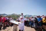 Tatry. Na Grzesiu modlili się wspólnie Polacy i Słowacy. Tradycja ta sięga już 30 lat  