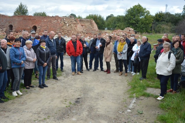 Stowarzyszenie „Nasze Somonino” chce powstrzymać budowę przeładowni odpadów