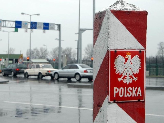 Wizy dla Ukraińców przyjeżdżających do Polski mają być bezpłatne.