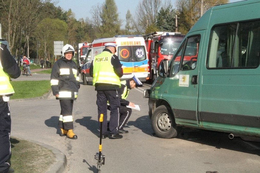 Wypadek szkolnego busa w Zagnańsku