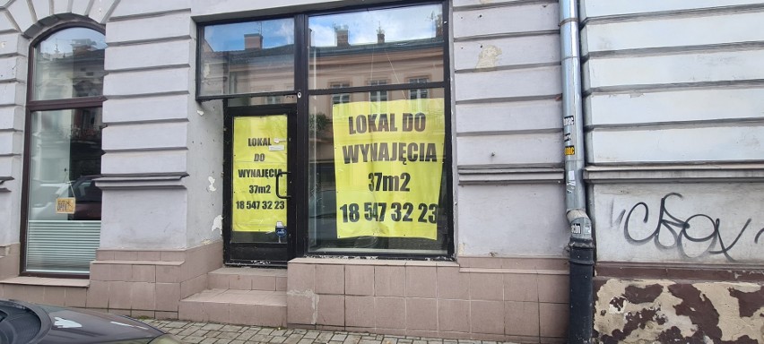 Lokale do wynajęcia w centrum miasta. Upadają restauracje,...