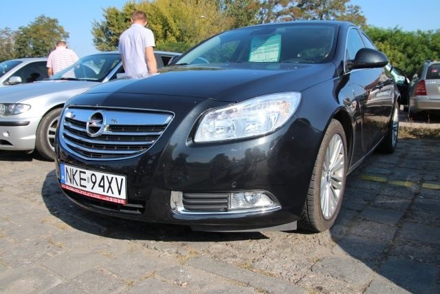 Opel Insignia, 2012 r., 1,4 T, ABS, klimatronic, centralny zamek, elektryczne szyby i lusterka, wspomaganie kierownicy, podgrzewane fotele, 55 tys. 900 zł;