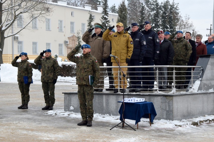 Na kieleckiej Bukówce upamiętniono żołnierzy poległych w misjach zagranicznych. "Oni już nie usiądą z rodziną do świątecznego stołu"