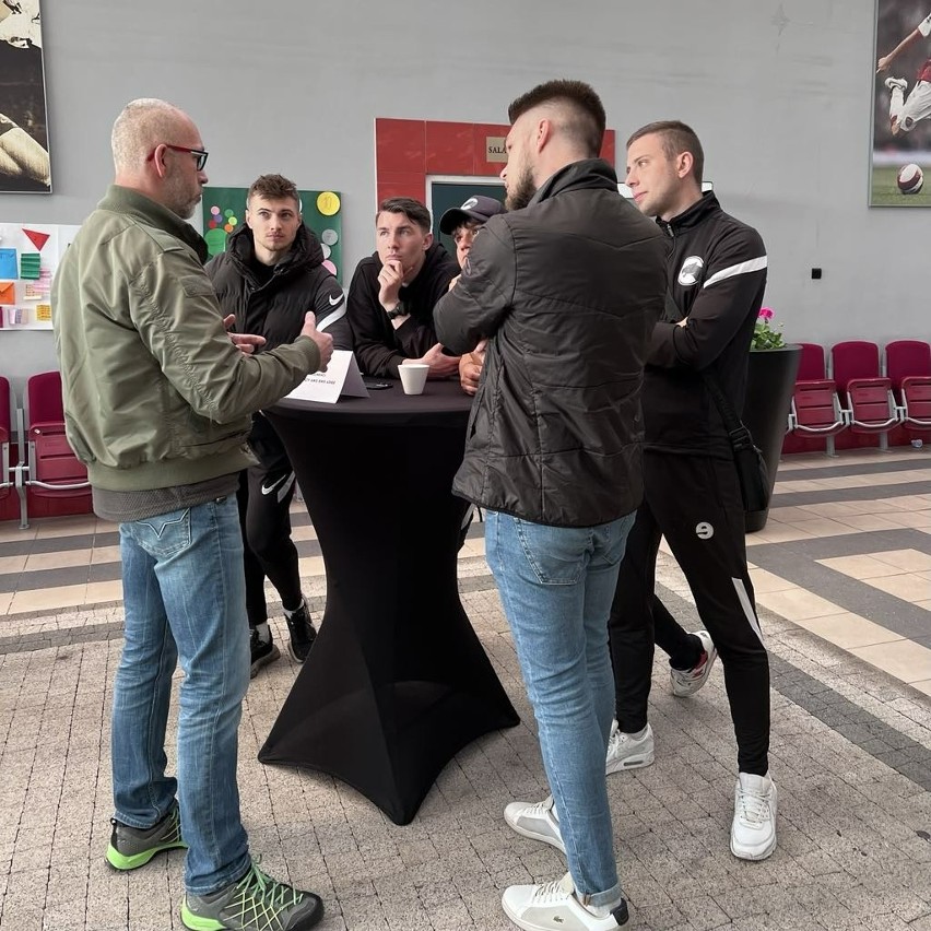 AKS SMS Łódź przeprowadził akcję otwarte drzwi do piłkarskiego  klubu ZDJĘCIA