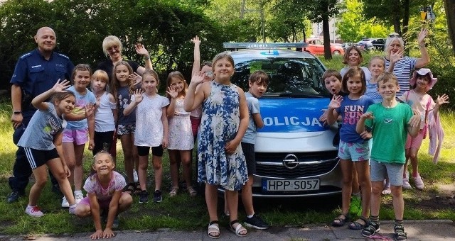 Policjanci z Sosnowca spotkali się z dziećmi z półkolonii.
