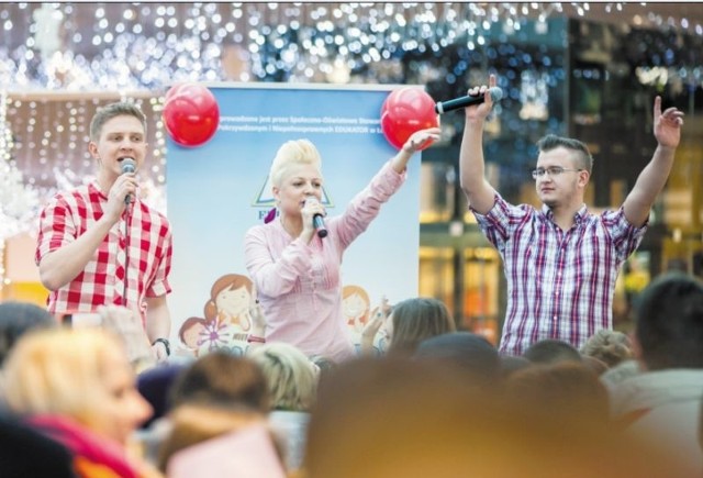 Jedną z gwiazd majówki w Nowogrodzie będzie łomżyński zespół Piękni i Młodzi. Formacja bierze udział w polsatowskim programie Must Be The Music. W niedzielę zespół awansował do finału programu.