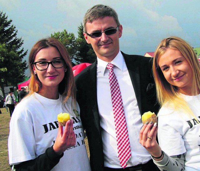 Krystian Jarubas, kandydat z numerem 32 na liście PSL do Sejmu, stworzył Jarubasteam, który wszędzie mu towarzyszy.