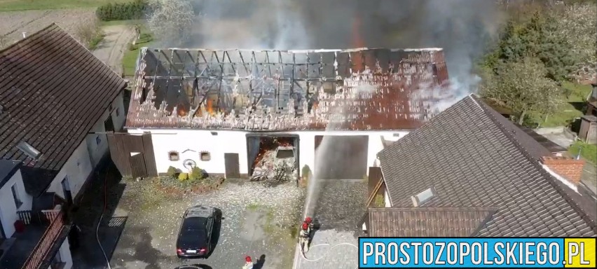 Dom udało się uratować, ale spalona została stodoła wraz z...