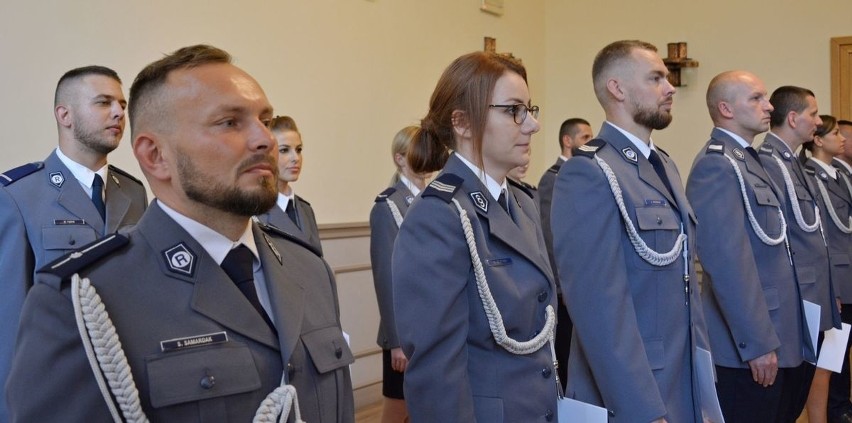 Święto Policji to także czas awansów, odznaczeń oraz...