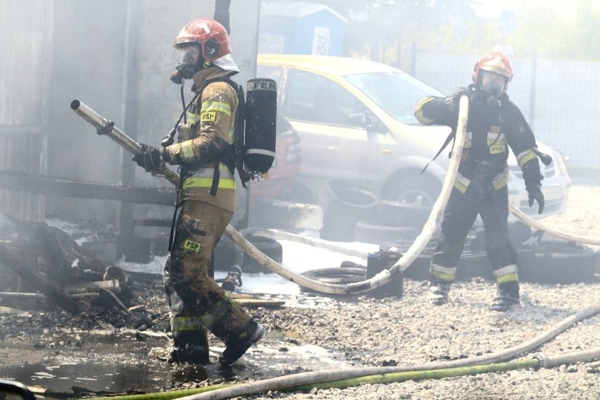 Mieszkańcy Jagodna usłyszeli wybuch i zobaczyli kłęby dymu