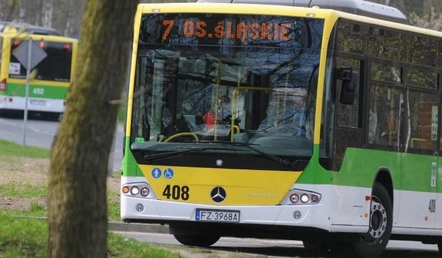 1 listopada  w godzinach między  12.00  a 18.00  pasażerowie udający się na cmentarz i w drogę powrotną autobusami linii „0”, „10”, „30”, „44”, „80”, „A”, „C”, „D”, „G” i „H” pojadą za darmo.