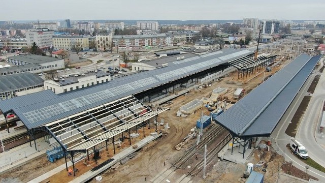 Trwa budowa peronów i wiat na stacji PKP Białystok