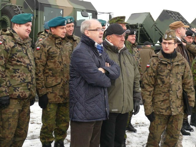 Wiceminister obrony narodowej generał Waldemar Skrzypczak 5 grudnia prezentował wyroby HSW sojusznikom z NATO. Szczególne wrażenie zrobił samobieżny moździeż rak.