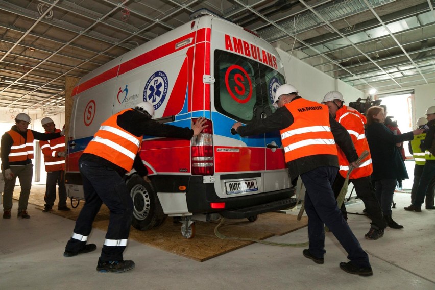 Centrum Symulacji Medycznej: Ambulans wjechał na drugie...