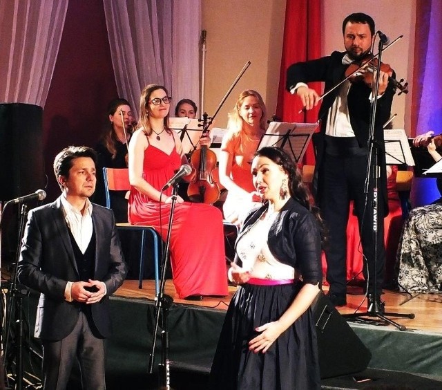 W ubiegłym roku chełmińskiej publiczności, w Noworocznym Koncercie Wiedeńskim Johann Strauss Gala zaprezentowali się: Orkeistra Filharmonii Lwowskiej INSO, soliści i balet