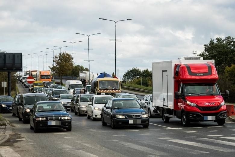 Tak wygląda ruch na Wiaduktach Warszawskich w godzinach...