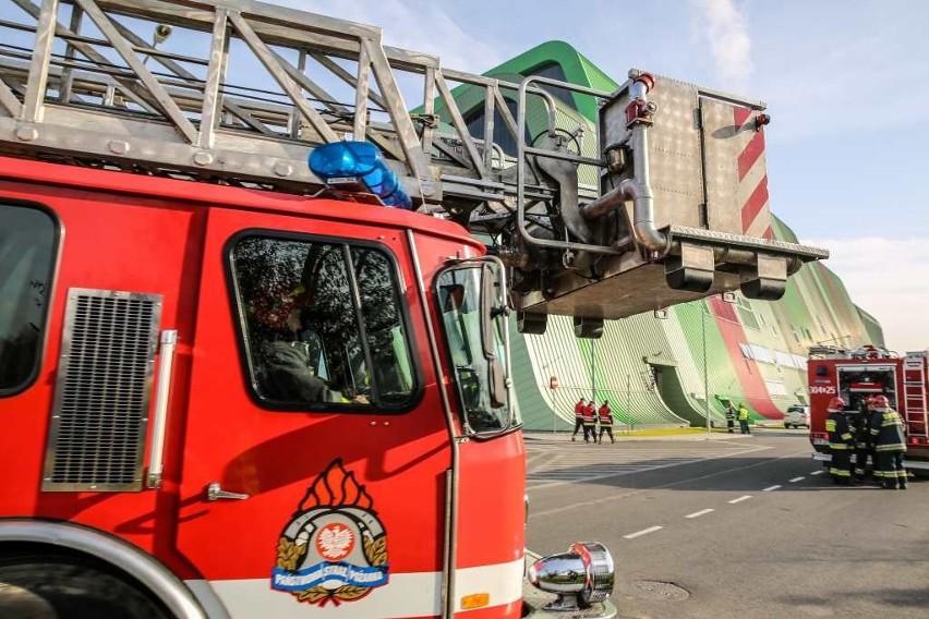 Pożar w spalarni śmieci - ćwiczenia strażaków