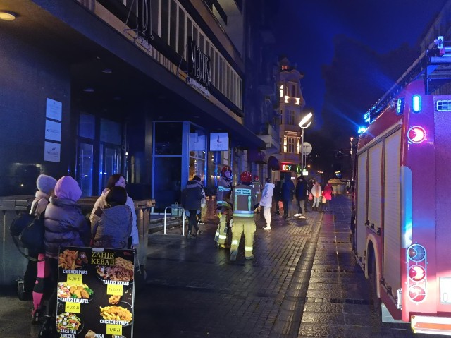 Przy ulicy Mięcińskiego w Katowicach doszło do niewielkiego wycieku gazu. Sytuacje szybko opanowali strażacy.