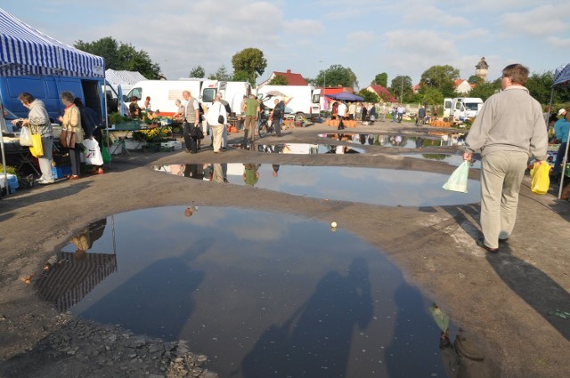 Szansą na modernizację targowiska w Szczecinku miała być zamiana z firmą Winkiel z Wielkopolski, właścicielem rynku. Miasto chciało w zamian dać sąsiednią działkę.