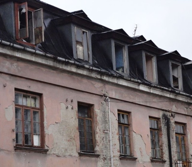 Trzy osoby zginęły po pożarze śmieci w pustostanie w Ostrowcu. CZYTAJ WIĘCEJ Najważniejsze wydarzenia lutego 2012