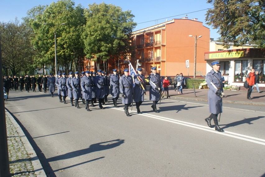 Ślubowanie klasy mundurowej III LO im. L. Szenwalda w...