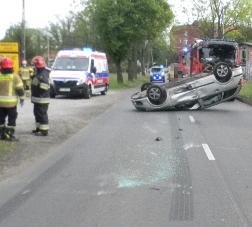 Zderzenie dwóch aut na ulicy Oleśnickiej w Namysłowie