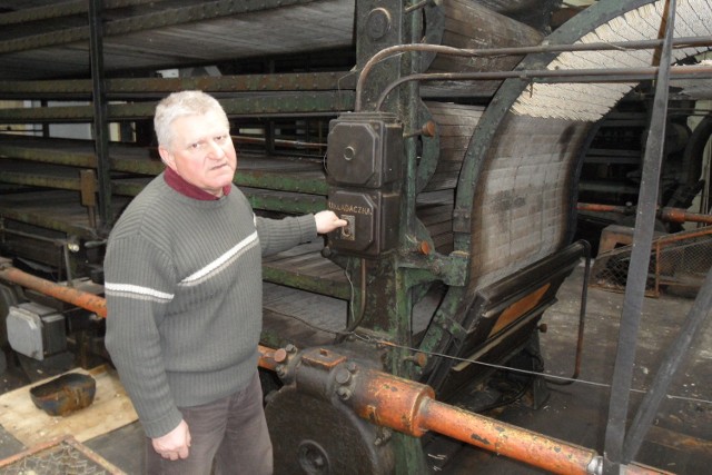 Zwiedzających oprowadza Eugeniusz Kałamarz. Miasto chwali się muzeum, choć wciąż nie jest gotowy plan ratunkowy