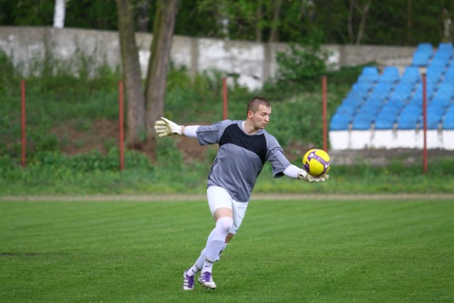 Bramkarz Victorii Chróścice Jarosław Kościelny w meczu ze Skrą skapitulował dwa razy.
