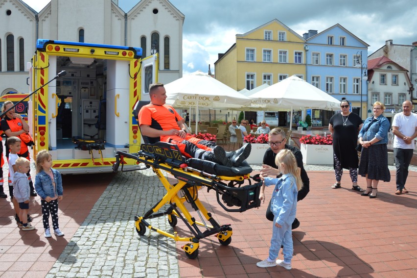 Nowa karetka dla bytowskiego szpitala. I testy nowoczesnych...